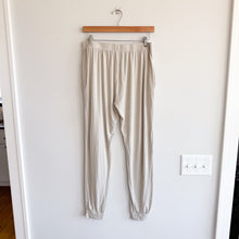Load image into Gallery viewer, Kyte Baby Ribbed Texture Pull On Elastic Waistband Ankle Jogger Beige M
