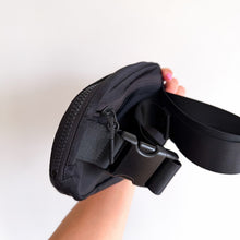 Load image into Gallery viewer, Lululemon Everywhere Belt Bag Crinkle Nylon 1L Black One Size

