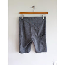 Load image into Gallery viewer, Athleta Ultimate Stash 9" High Rise Pull On Activewear Shorts Gray M
