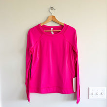 Load image into Gallery viewer, Lululemon Run For Gold Long Sleeve Activewear Top Jewelled Magenta 8 NWT
