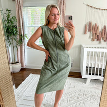 Load image into Gallery viewer, ST. JOHN Collection Suede Front Zip Sheath Knee Length Dress Dark Mint 12

