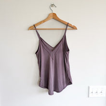 Load image into Gallery viewer, Lululemon Final Count Activewear Tank Top Antique Bark Purple 4
