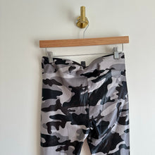 Load image into Gallery viewer, Koral Lustrous High Rise Camo Print Pull On Leggings in Lead Camo L
