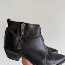 Load image into Gallery viewer, Frye Sacha Moto Shortie Leather Pointed Toe Dual-Side Zip Bootie Black 10
