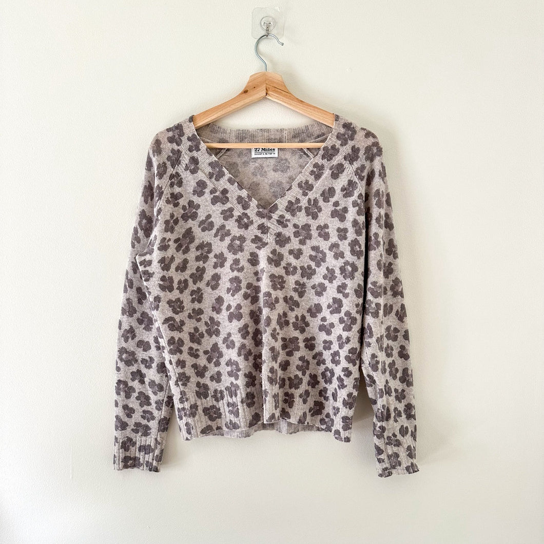 27 Miles Malibu Cashmere Leopard Print V-Neck Knit Pullover Sweater Gray S