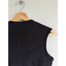 Load image into Gallery viewer, Alo Ribbed Sweetheart Short Sleeve Cropped Top Black M NWT
