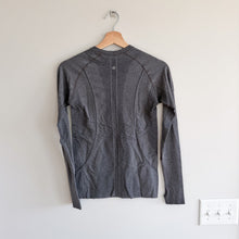 Load image into Gallery viewer, Lululemon Swiftly Tech Long Sleeve Long Sleeve Running Activewear Top Gray 6
