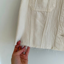 Load image into Gallery viewer, Evereve Robbie Button Front Denim Collared Cropped Vest Cream XL
