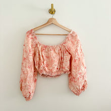 Load image into Gallery viewer, Show Me Your Mumu Claudia Crop Top in Pink Majestic Palm L

