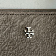 Load image into Gallery viewer, Tory Burch Robinson Saffiano Leather Adjustable Strap Tote Bag Light Gray
