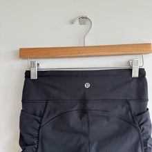 Load image into Gallery viewer, Lululemon Speed Track Ruched Biker Shorts Black 4
