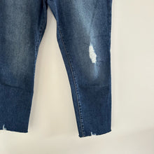 Load image into Gallery viewer, Kut From The Kloth Mid Rise Cropped Jeans Blue 12
