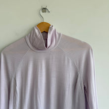 Load image into Gallery viewer, Lululemon Gami Long Sleeve Lab Activewear Top Smooth Silver 8 NWT
