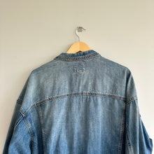Load image into Gallery viewer, American Eagle Outfitters 90s Boyfriend Button Front Denim Jacket Blue XL
