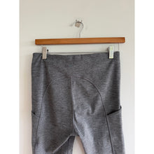 Load image into Gallery viewer, Athleta Ultimate Stash 9" High Rise Pull On Activewear Shorts Gray M
