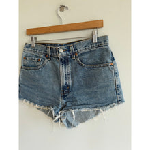Load image into Gallery viewer, Levi's 505 Cotton Denim Mid Rise Raw Hem Casual Cut-Off Shorts Blue 32
