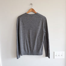 Load image into Gallery viewer, Banana Republic Merino Wool V-Neck Long Sleeve Pullover Sweater Gray S
