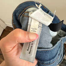 Load image into Gallery viewer, Madewell 9&quot; High Rise Skinny Jeans in Allegra Wash Distressed 32
