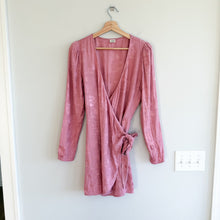 Load image into Gallery viewer, Wilfred Callie Floral Print Satin Long Sleeve Mini Wrap Dress Pink M
