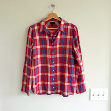 Load image into Gallery viewer, J. Crew Plaid Pattern Long Sleeve Button Up Shirt Red White Blue 8
