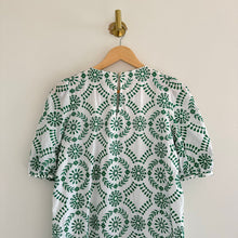 Load image into Gallery viewer, Ann Taylor Eyelet Crew Neck Puff Sleeve Casual Shift Dress Green/White XS
