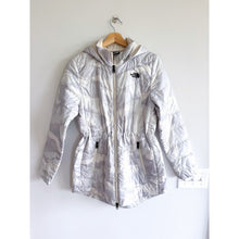 Load image into Gallery viewer, The North Face Camouflage Pattern Zip Up Outdoor Puffer Jacket Gray White M
