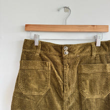 Load image into Gallery viewer, Madewell Corduroy A-Line Mini Skirt Asparagus 6
