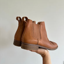 Load image into Gallery viewer, Madewell The Ainsley Leather Chelsea Boot in English Saddle 7.5
