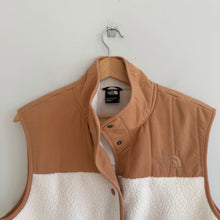 Load image into Gallery viewer, The North Face Cragmont Fleece Colorblock High Neck Vest White/Tan M
