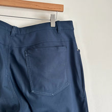 Load image into Gallery viewer, Lululemon ABC Pant Classic Pant in Classic Navy 34
