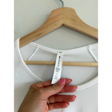 Load image into Gallery viewer, Athleta Speedlight Seamless Long Sleeve Activewear Top Bright White L NWT
