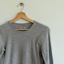 Load image into Gallery viewer, Everlane Ribbed Knit Crew Neck Stretch Long Sleeve Top Gray L
