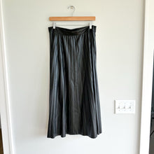 Load image into Gallery viewer, Zara Pleated Midi Skirt Black L NWT
