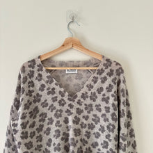 Load image into Gallery viewer, 27 Miles Malibu Cashmere Leopard Print V-Neck Knit Pullover Sweater Gray S
