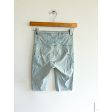 Load image into Gallery viewer, Lululemon Fast and Free 10" High Rise Pull On Activewear Shorts Blue 4
