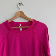 Load image into Gallery viewer, Lululemon Run For Gold Long Sleeve Activewear Top Jewelled Magenta 8 NWT
