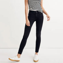 Load image into Gallery viewer, Madewell 9&quot; High-Rise Denim Dark Wash Skinny Jeans in Lunar Wash 25
