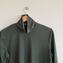 Load image into Gallery viewer, J. McLaughlin Turtleneck Long Sleeve Top Green L
