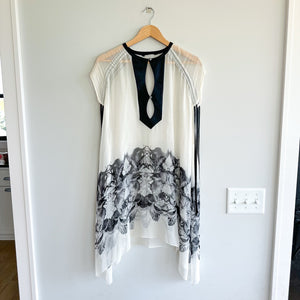 Mariya Sharapowa Silk Crystal Embellished Tie Sleeve Sheer Swim Coverup White