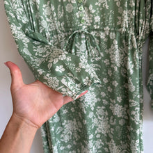Load image into Gallery viewer, SUMMERSALT The Cinched Waist Caftan Dress Vintage Floral in Ivy S
