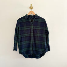 Load image into Gallery viewer, Madewell Flannel Oversized Boyshirt in Dark Green Plaid XS
