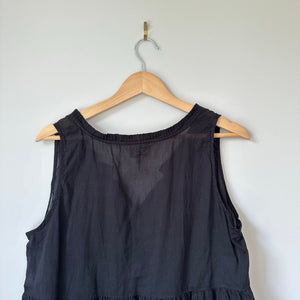 Tuckernuck Salty Paloma Cotton Split Neck Sleeveless Tiered Peplum Top Black L
