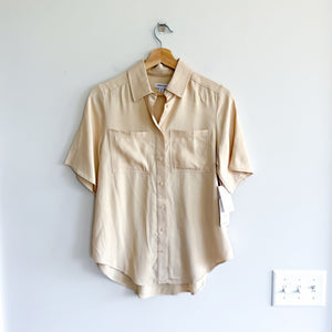 Nordstrom Short Sleeve Curvy Hem Collared Casual Button Up Shirt Cream XXS NWT