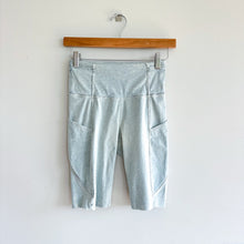 Load image into Gallery viewer, Lululemon Fast and Free Short 10" City Grit White Blue Fog 4
