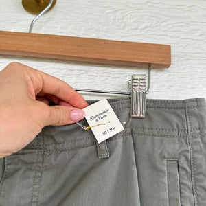Abercrombie & Fitch Barrel Leg Chino Pants Olive Green 30 NWT