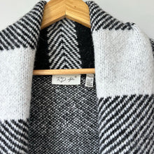Load image into Gallery viewer, RD Style Buffalo Plaid Open Front Cardigan Sweater Black/White M
