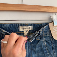 Load image into Gallery viewer, Madewell Tapered Denim Trousers Stretch High Rise Jeans Concho Wash 24 NWT

