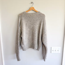 Load image into Gallery viewer, AMO Ada Rib Crew Neck Knit Pullover Sweater Snow Gray L
