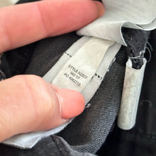 Load image into Gallery viewer, Madewell 9" High-Rise Denim Dark Wash Skinny Jeans in Lunar Wash 25
