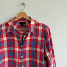 Load image into Gallery viewer, J. Crew Plaid Pattern Long Sleeve Button Up Shirt Red White Blue 8
